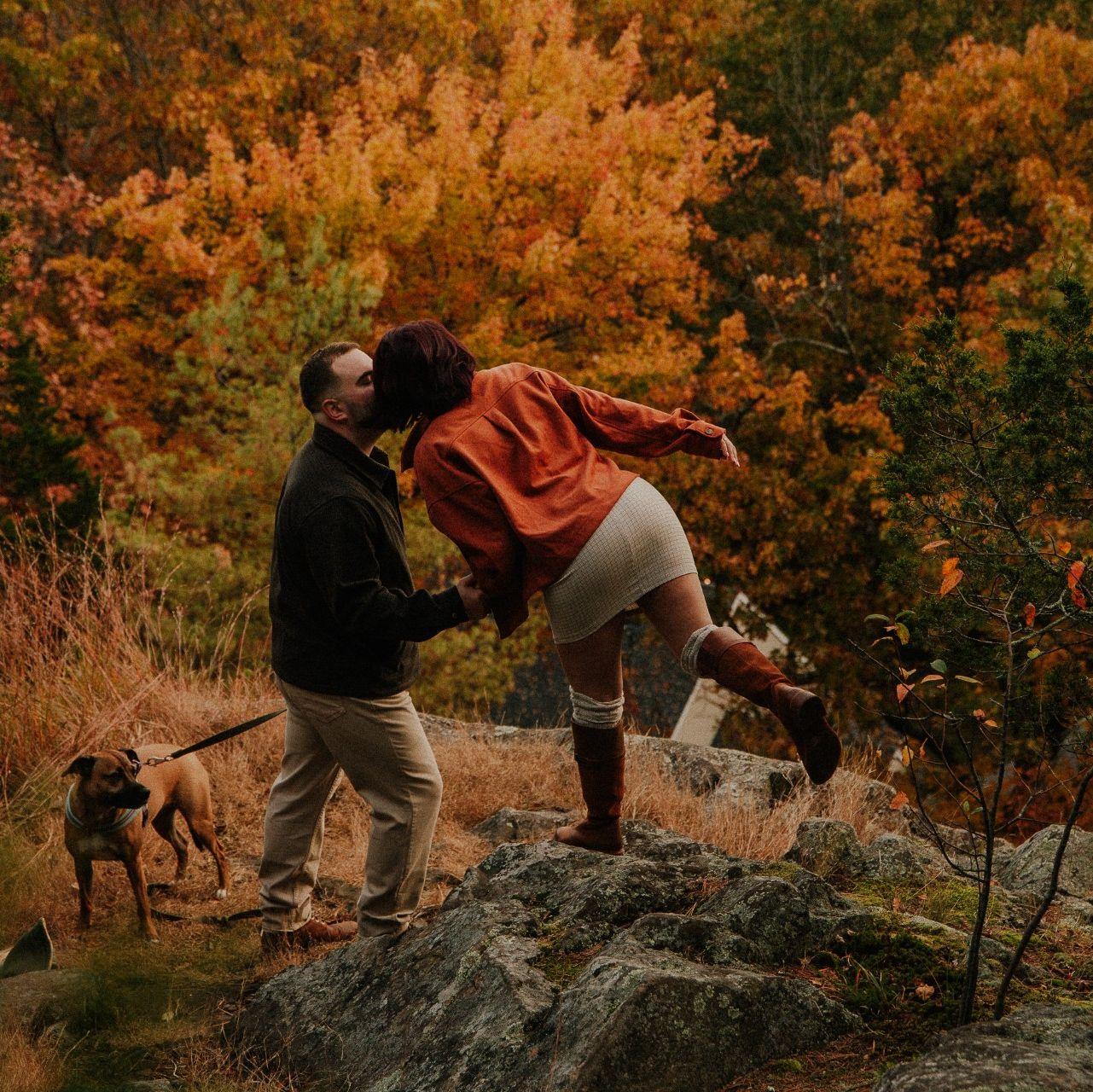 Engagement photoshoot hike at Horse Guard Park