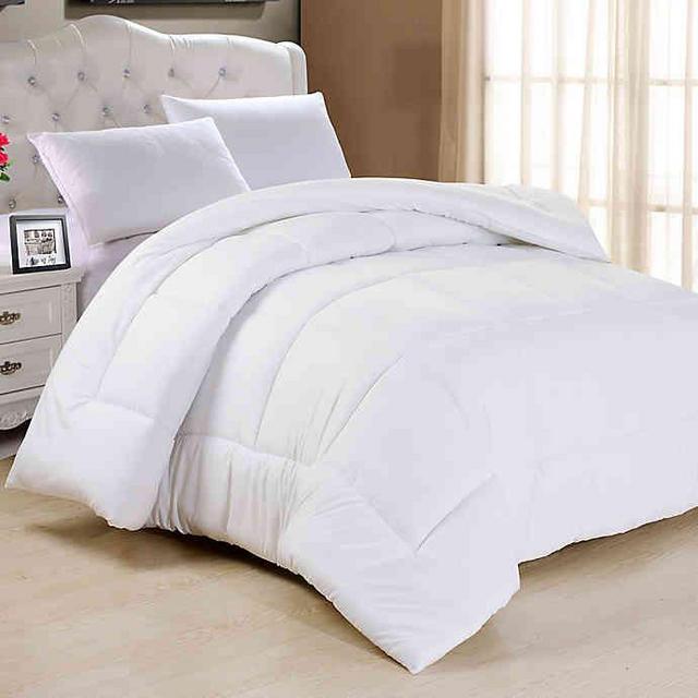Down Alternative Queen Comforter in White
