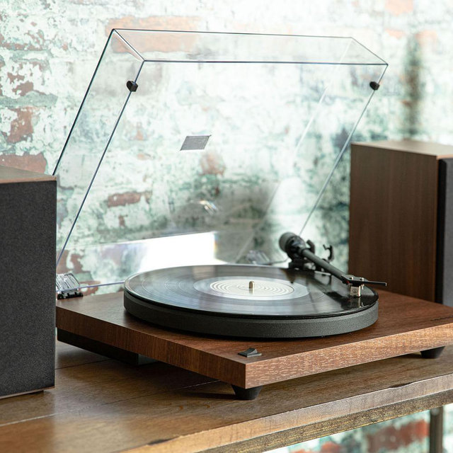 Crosley C6 Turntable, Walnut