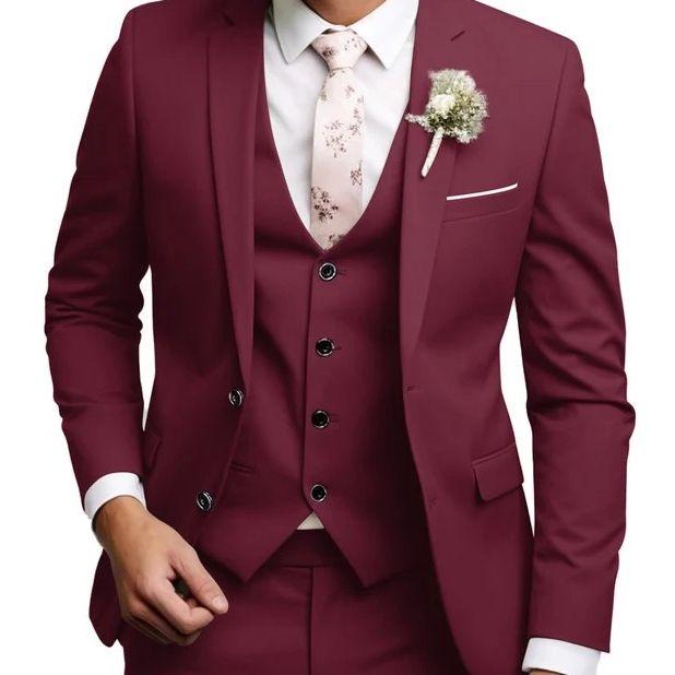 wedding attire inspiration & color scheme : Burgundy