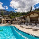 Twin Peaks Lodge & Hot Springs