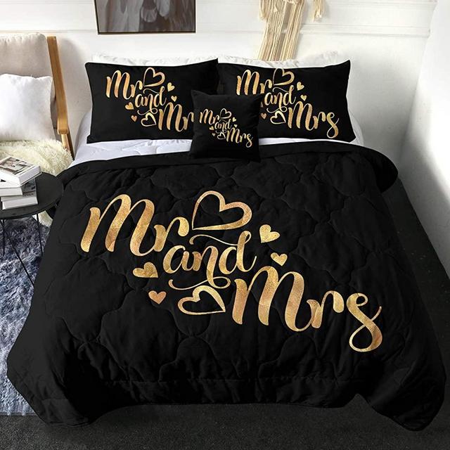 Sleepwish His and Hers Comforter Set King Size Mr Mrs Bedding for Couple 4 Piece King Queen Bed Sets Gold Letter Cute Heart Black Quilt Sets (1 Reversible Comforter, 2 Pillow Sham, 1 Cushion Cover)