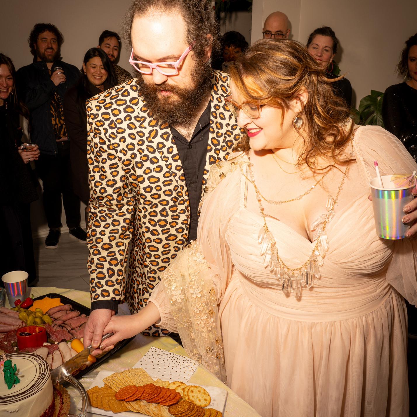 Just Married
🔪🎂❤️

Photography by Justin Belmondo