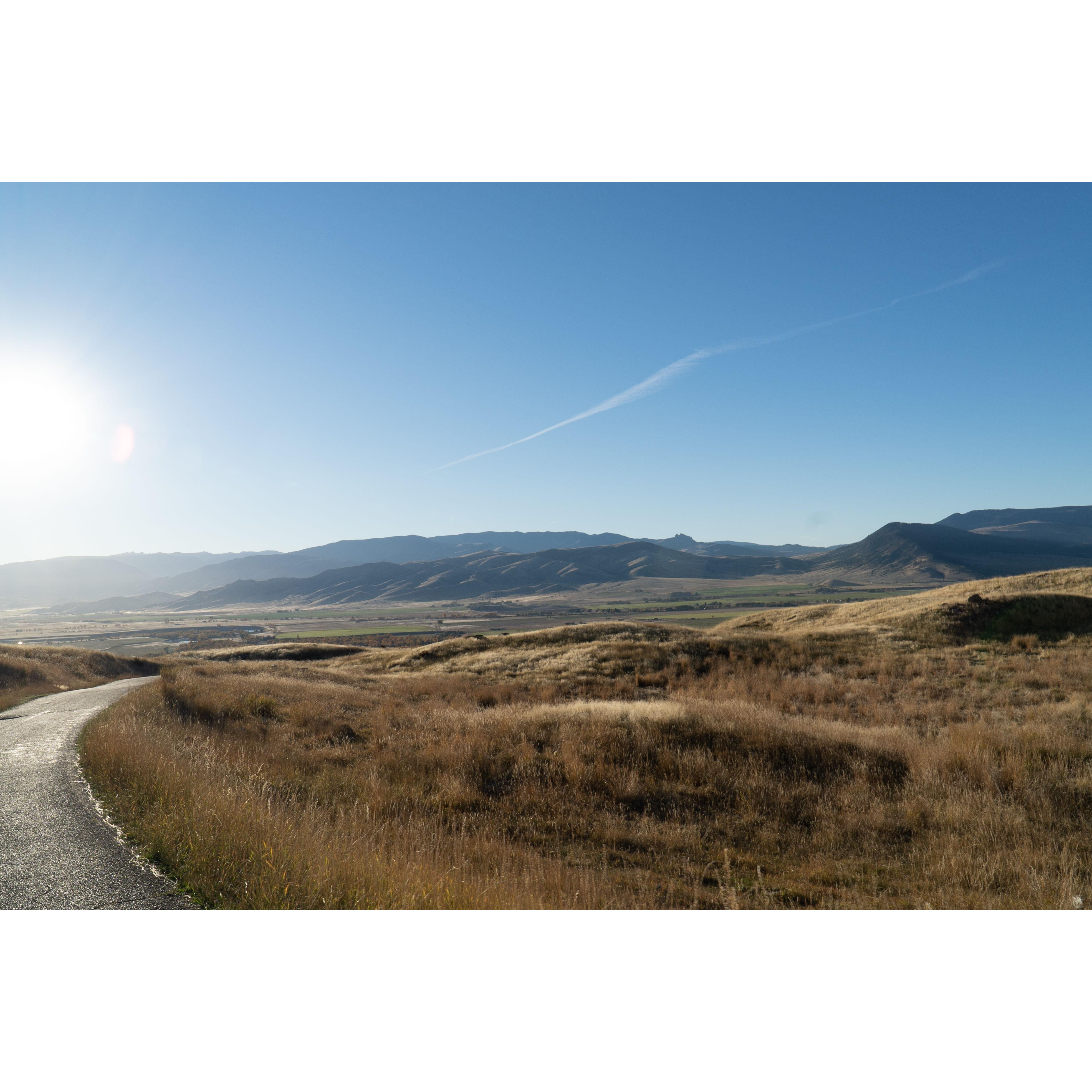 Drive down from Pine Creek overlooking the valley.