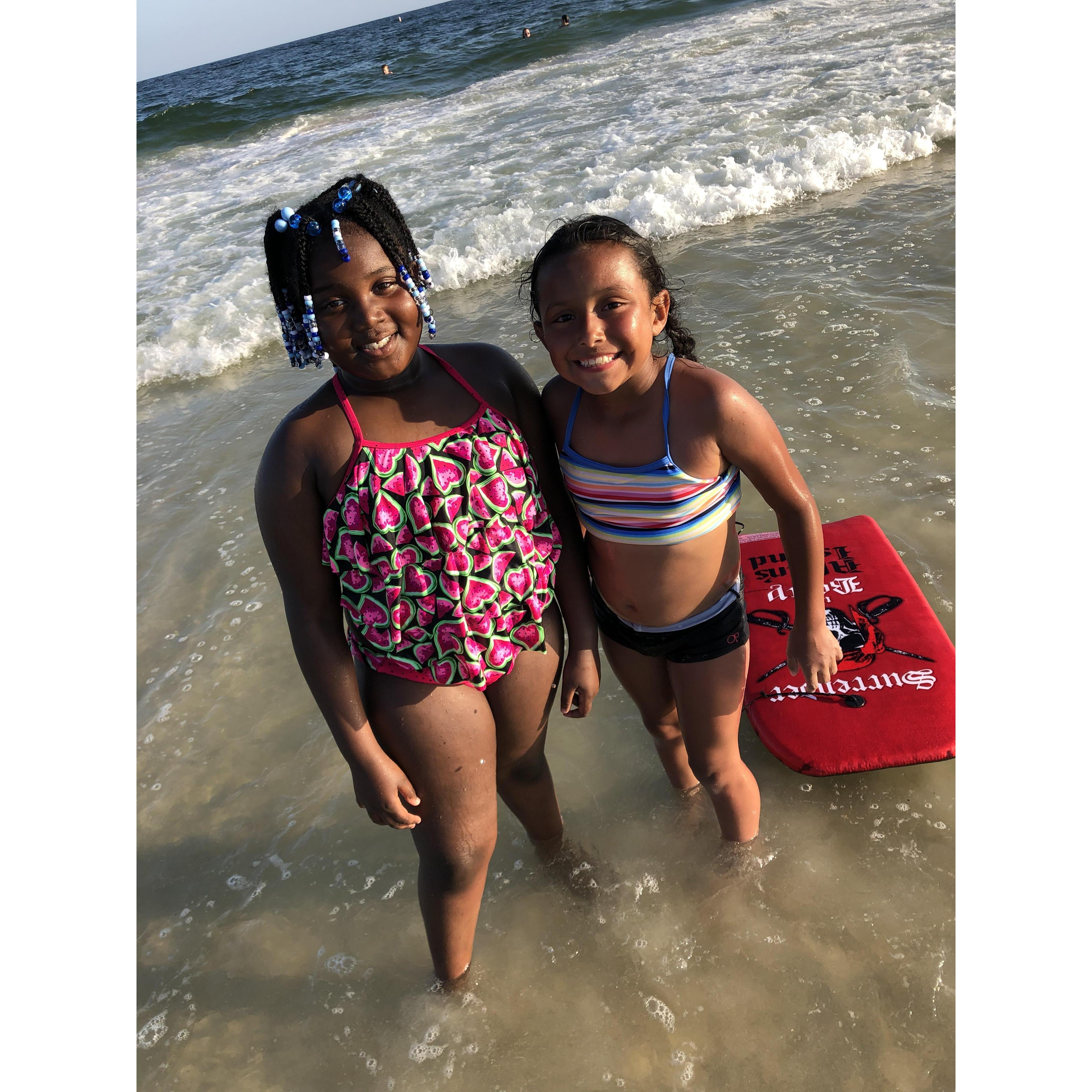 Tamia met a new friend