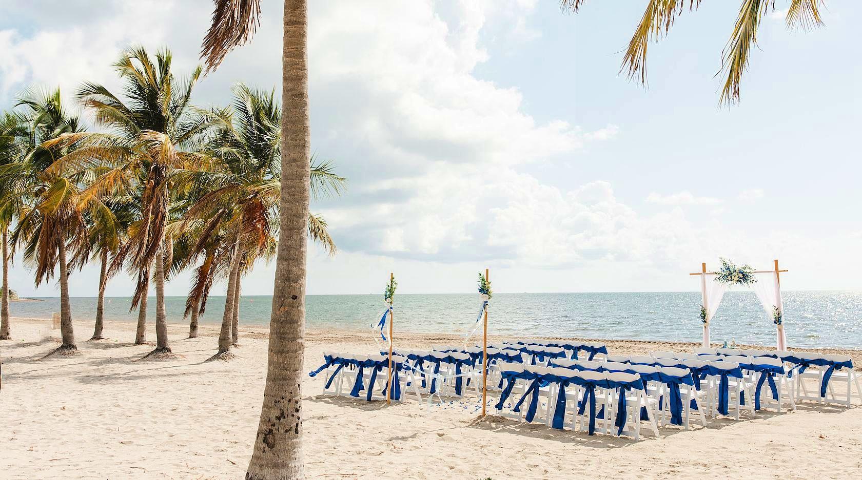 The Wedding Website of Giselle Rodriguez and Felipe Ghosen
