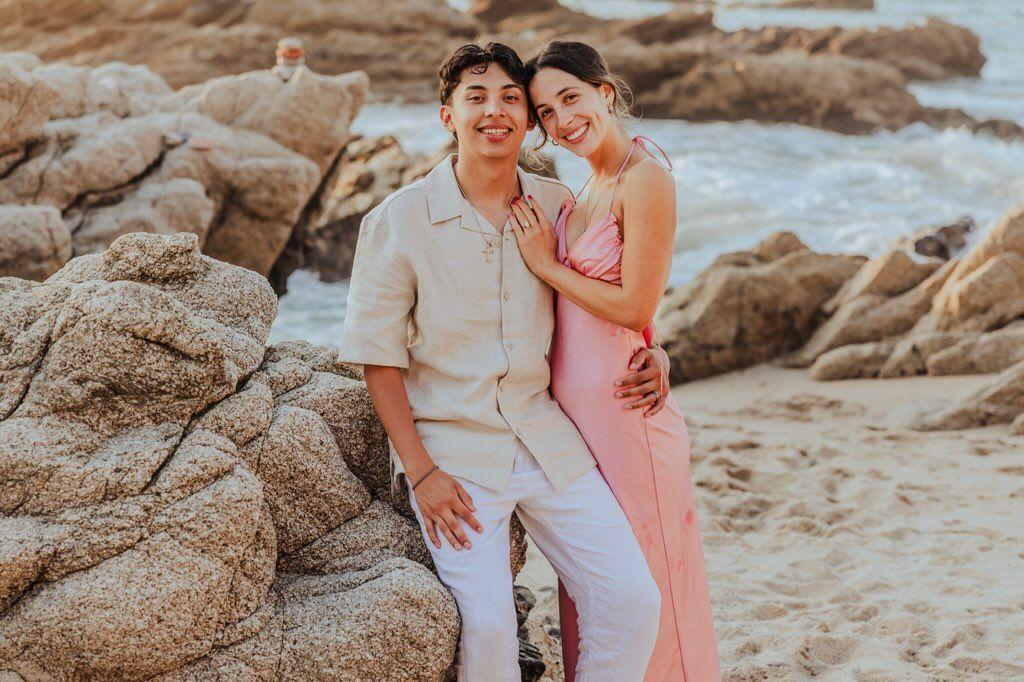The Wedding Website of Lindsey Jones and Carlos Santamaria