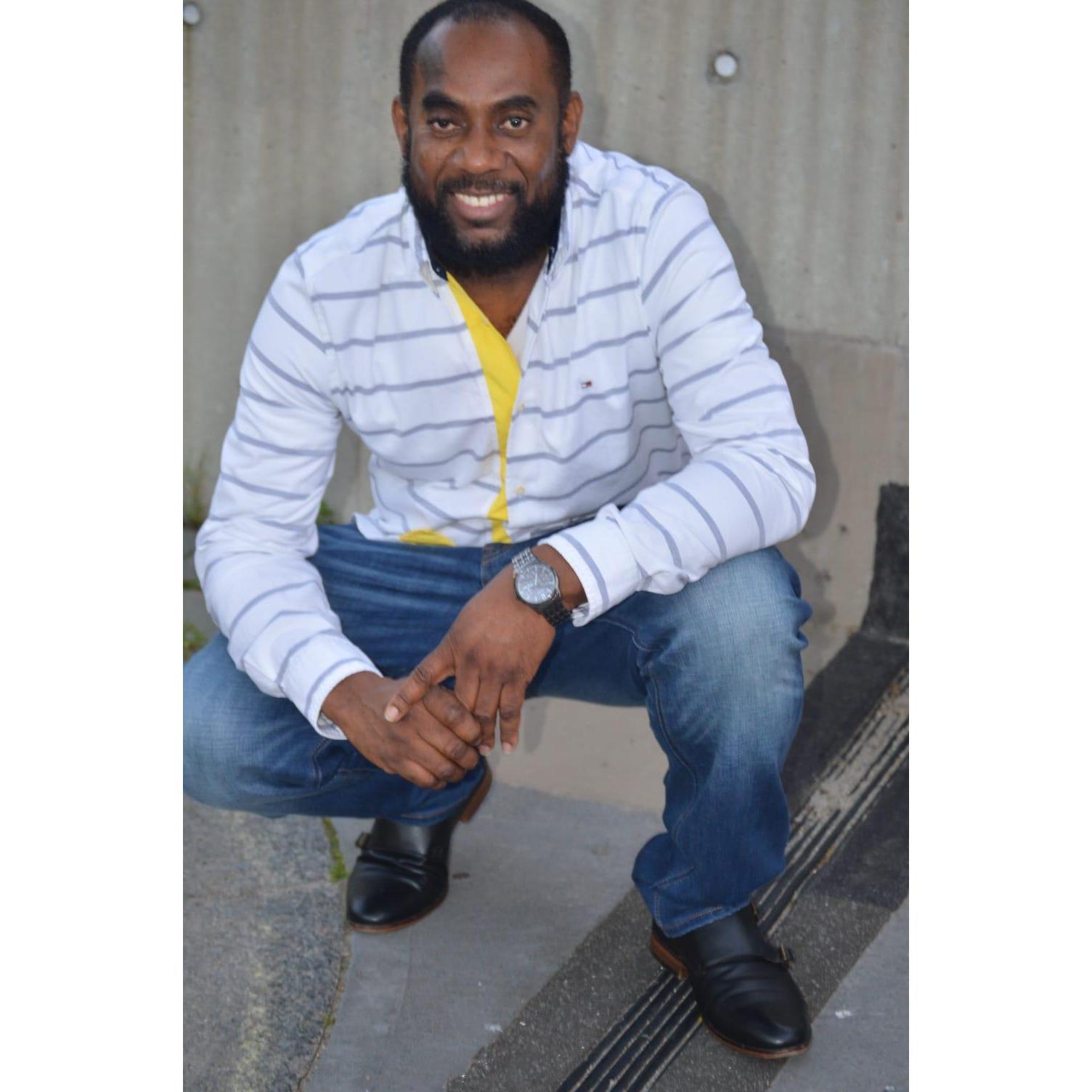 He's just chillin...