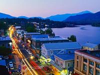 Walk Mirror Lake & Main Street