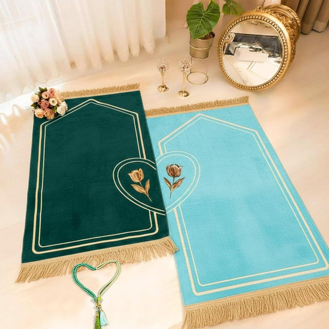 Drydiet 2 Pcs Muslim Couple Prayer Rug Set Heart Design with 2 Pcs Prayer Beads Islamic Muslim Gift Green Travel Mat Soft Velvet Mat for Couple Women Men Ramadan Eid Wedding Birthday
