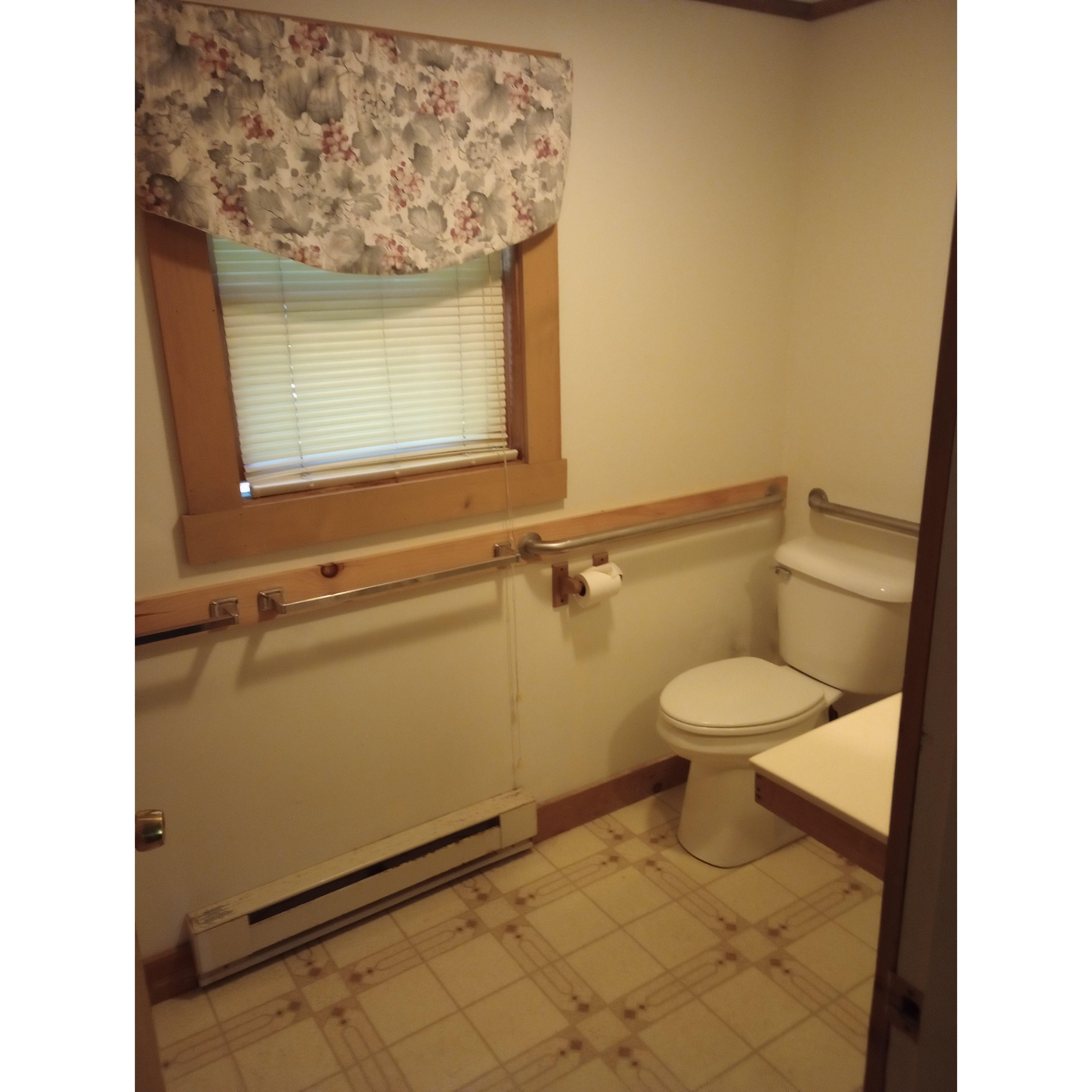 Lake View Cabins- each cabin has a full bathroom