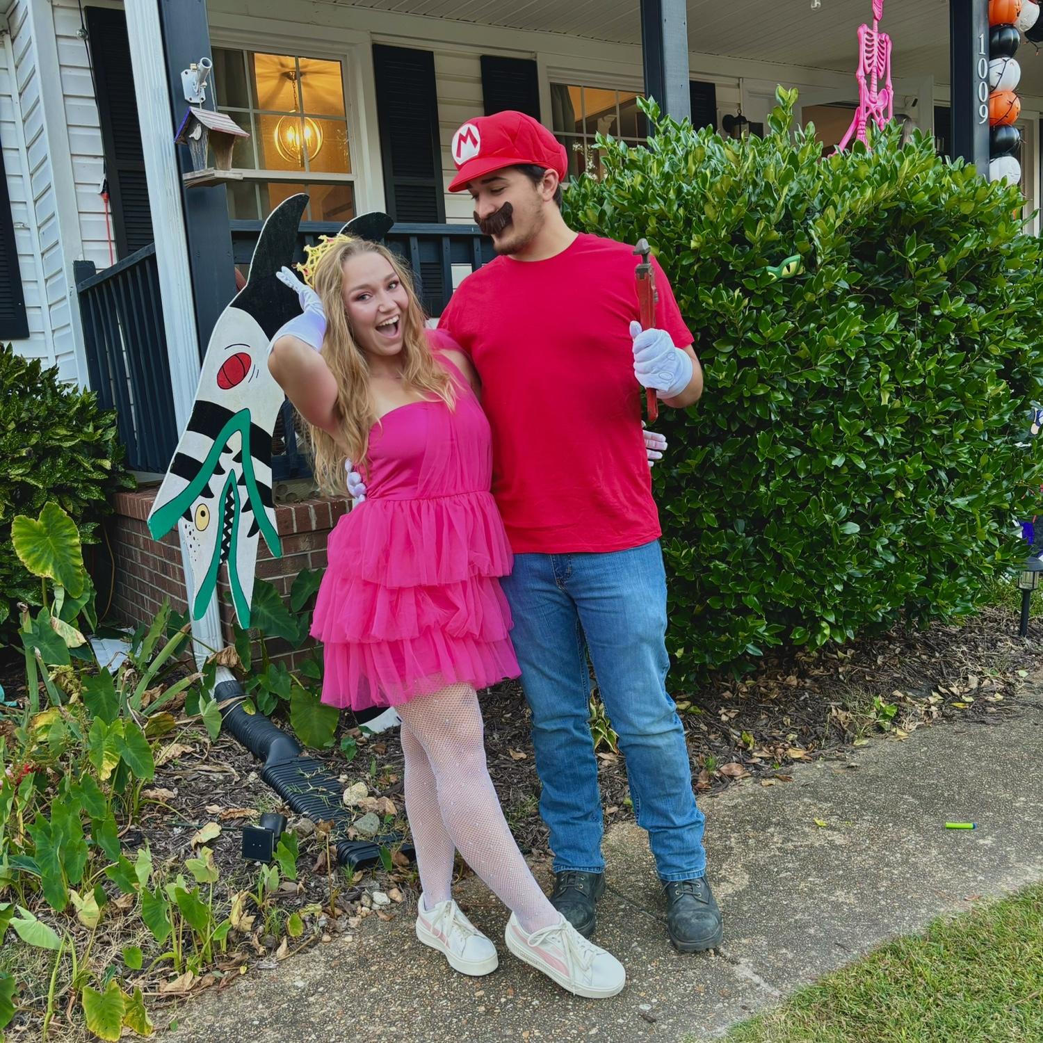 Halloween 2024. A princess and an italian plumber 🍄