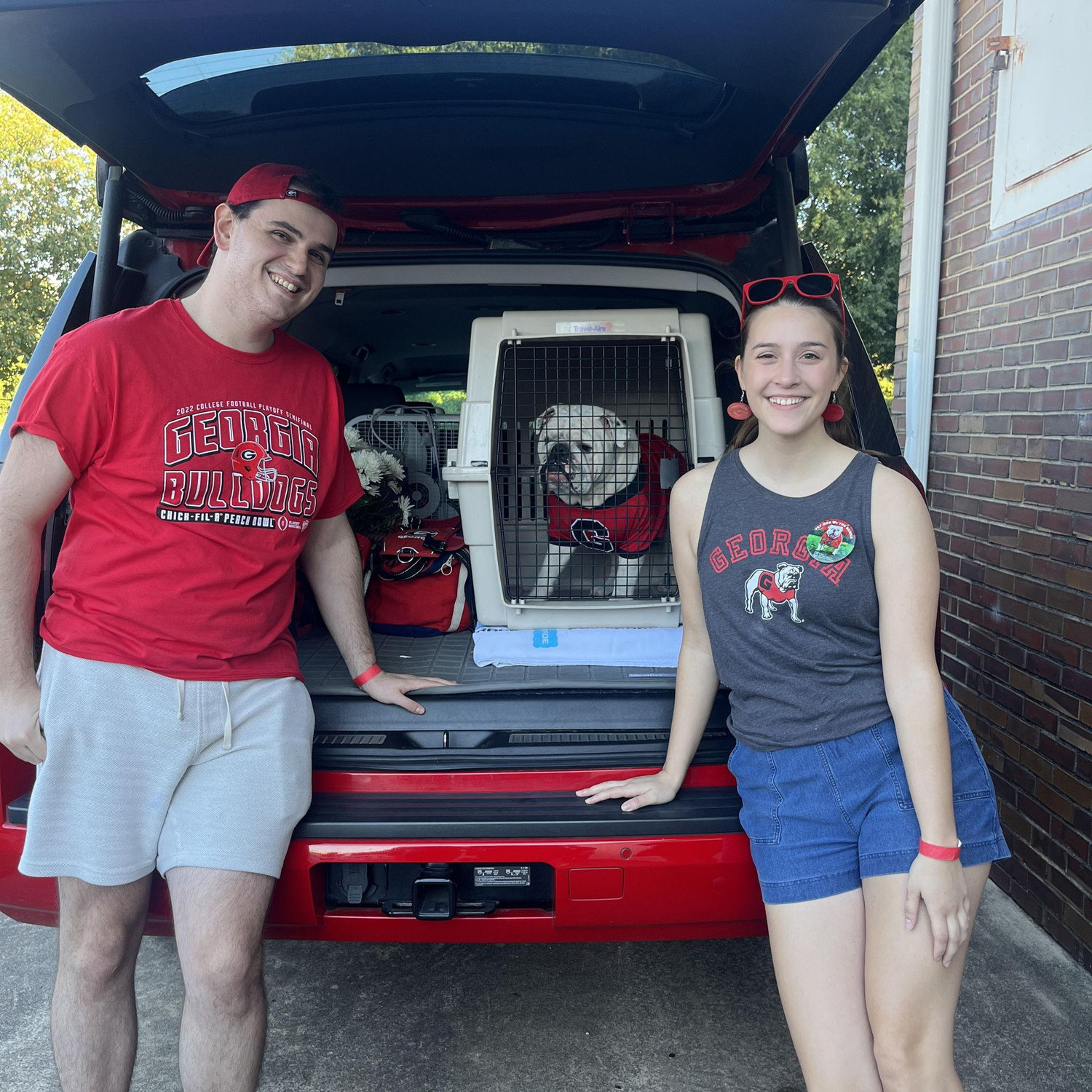 Meeting Uga, the UGA mascot, at a vet school tailgate