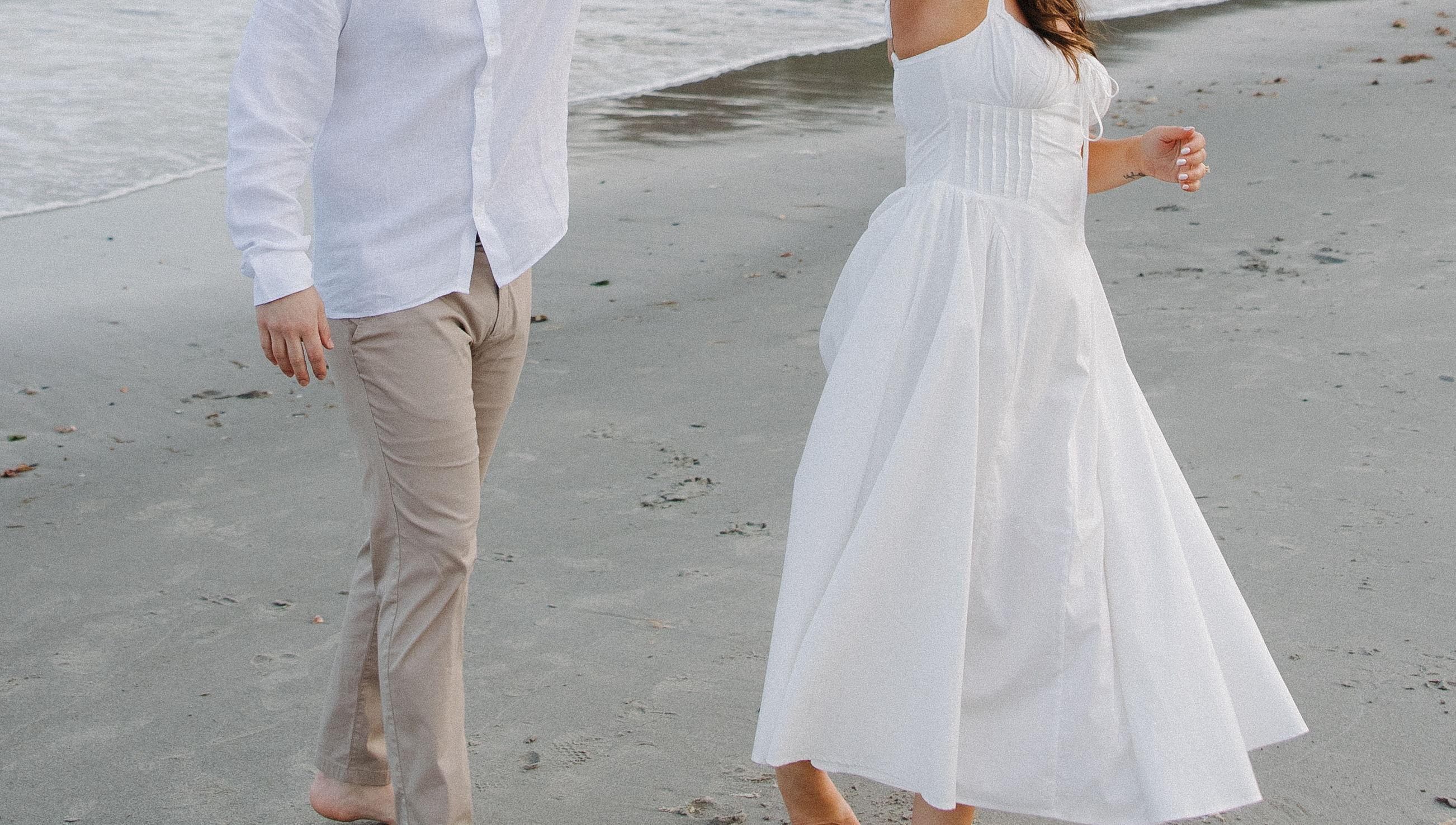 The Wedding Website of Danielle Thompson and Michael Saunders