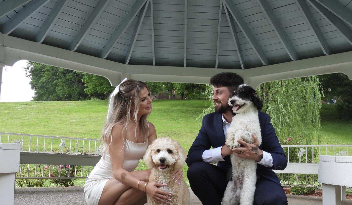The Wedding Website of Sanna-Mari Kiukas and Mason Moldovan