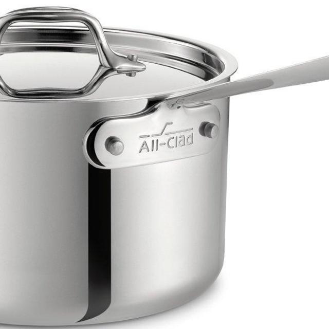 All-Clad 4204 with loop Stainless Steel Tri-Ply Bonded Dishwasher Safe Sauce Pan with Loop Helper Handle and Lid Cookware, 4-Quart, Silver - 8701004419