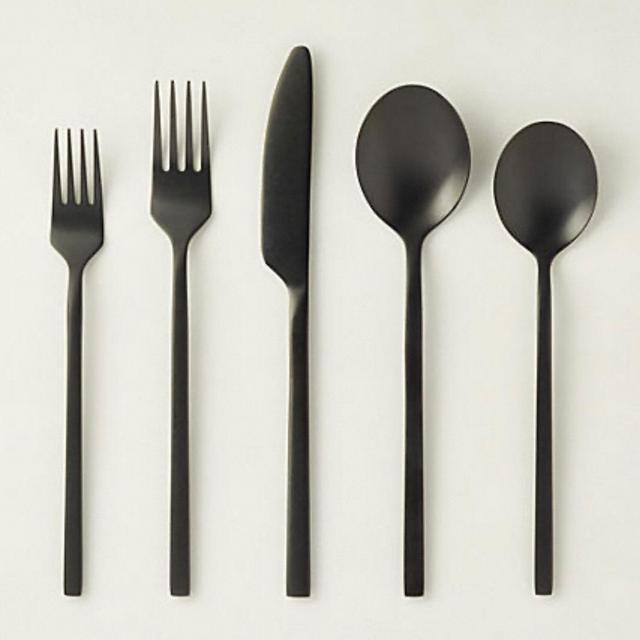 20 PIECE PIN TUMBLED BLACK FLATWARE SET