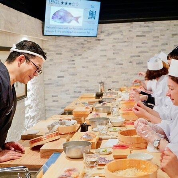 Honeymoon Sushi Experience in Tokyo