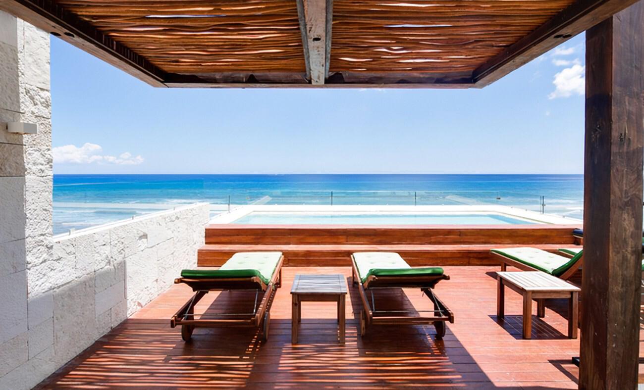 Rooftop pool