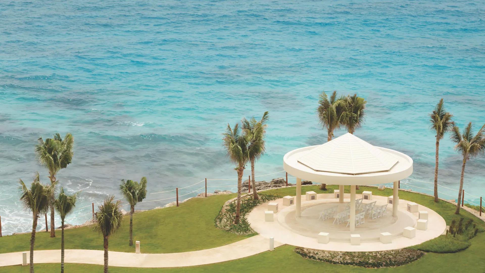 The Wedding Website of Marixa Gonzalez and Sean Tajipour