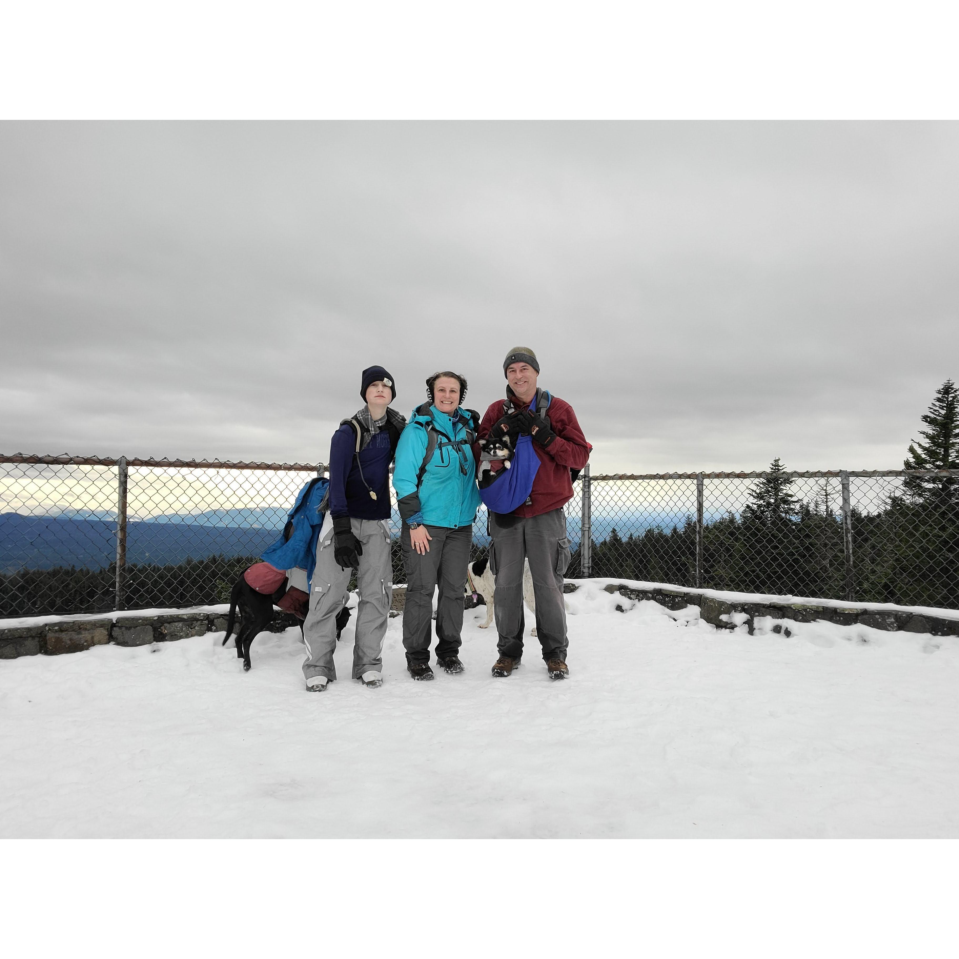 2nd year walking up to Larch Mountain 2021