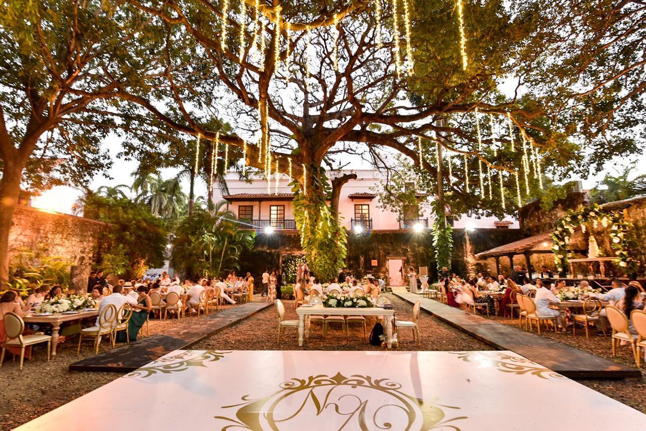 The Wedding Website of sheila Lara and Panagiotis Roumbas