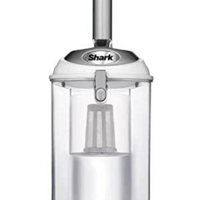Shark NV358 Navigator Lift-Away Professional Upright Vacuum Cleaner, Powerful and Lightweight with Hepa Filter, Silver