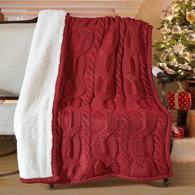 Amélie Home Reversible Sherpa Cable Knit Throw Blanket Soft Cozy Warm Winter Fleece Throw Blankets for Couch Bed Living Room, Christmas Red, 50x60