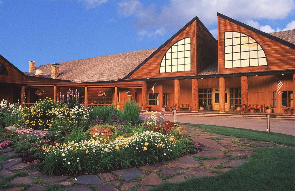 The Wedding Website of Kayla Hons and Dylan Goodman