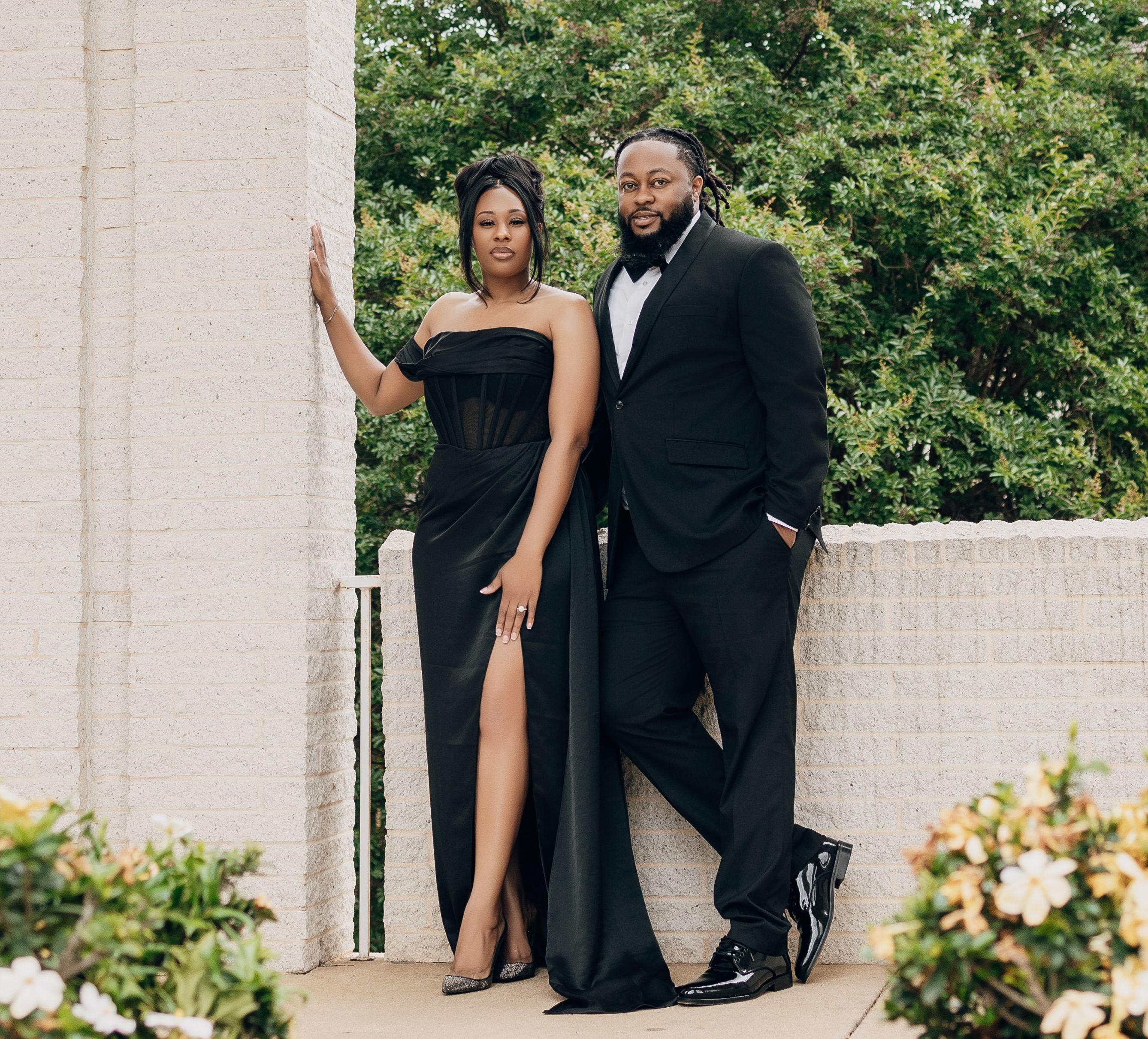 The Wedding Website of Ashton Christina Bunn and Colye Devon Murphy