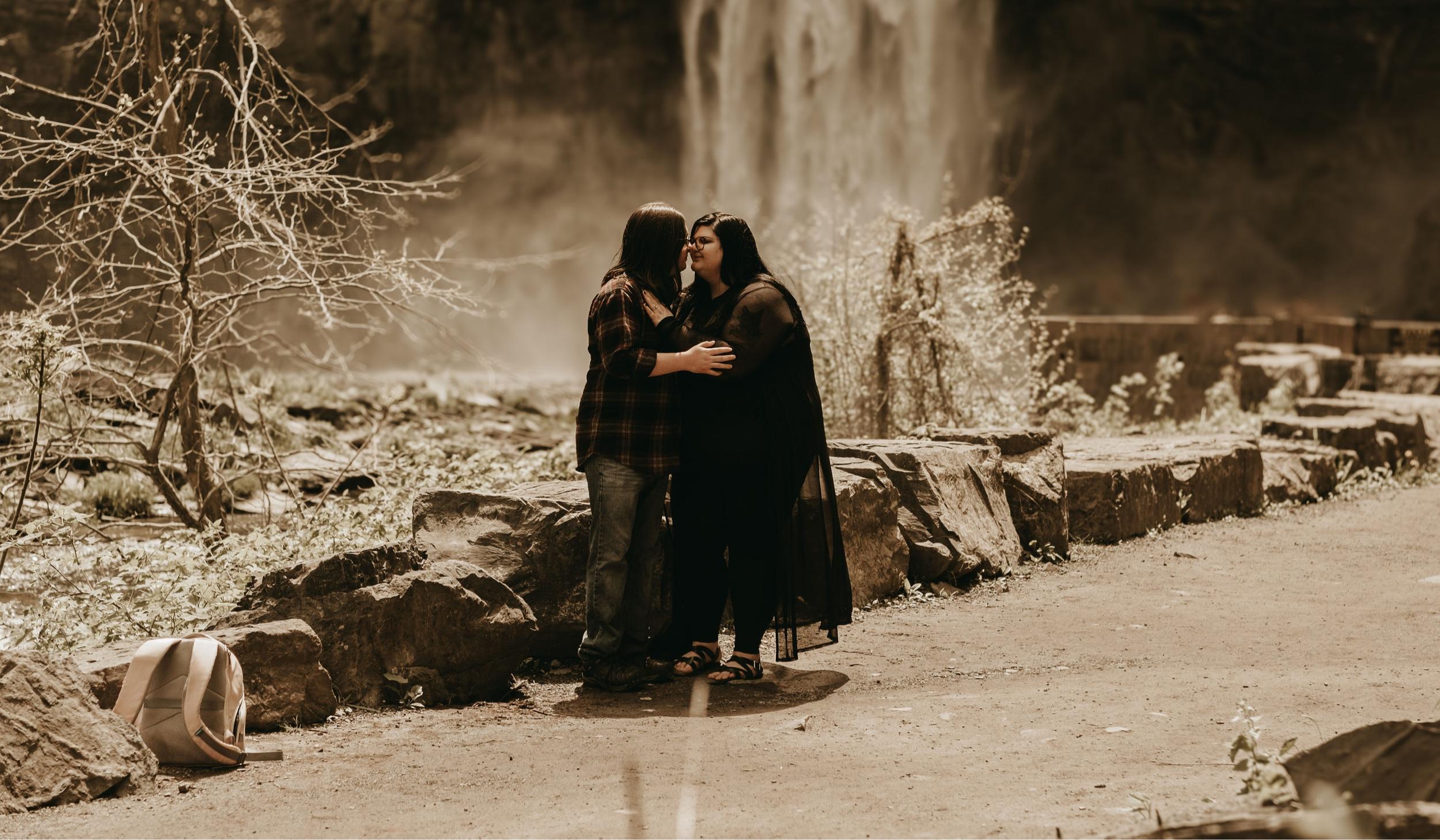 The Wedding Website of Cari-Leigh Vang and Justin Lenzi