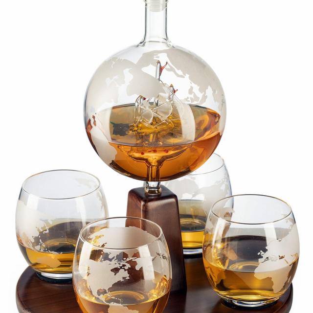 Etched World Decanter Globe Decanter, with Antique Ship and 4 World Map Glasses by The Wine Savant, Great Gifts for Dad, Boyfriend or Anyone!