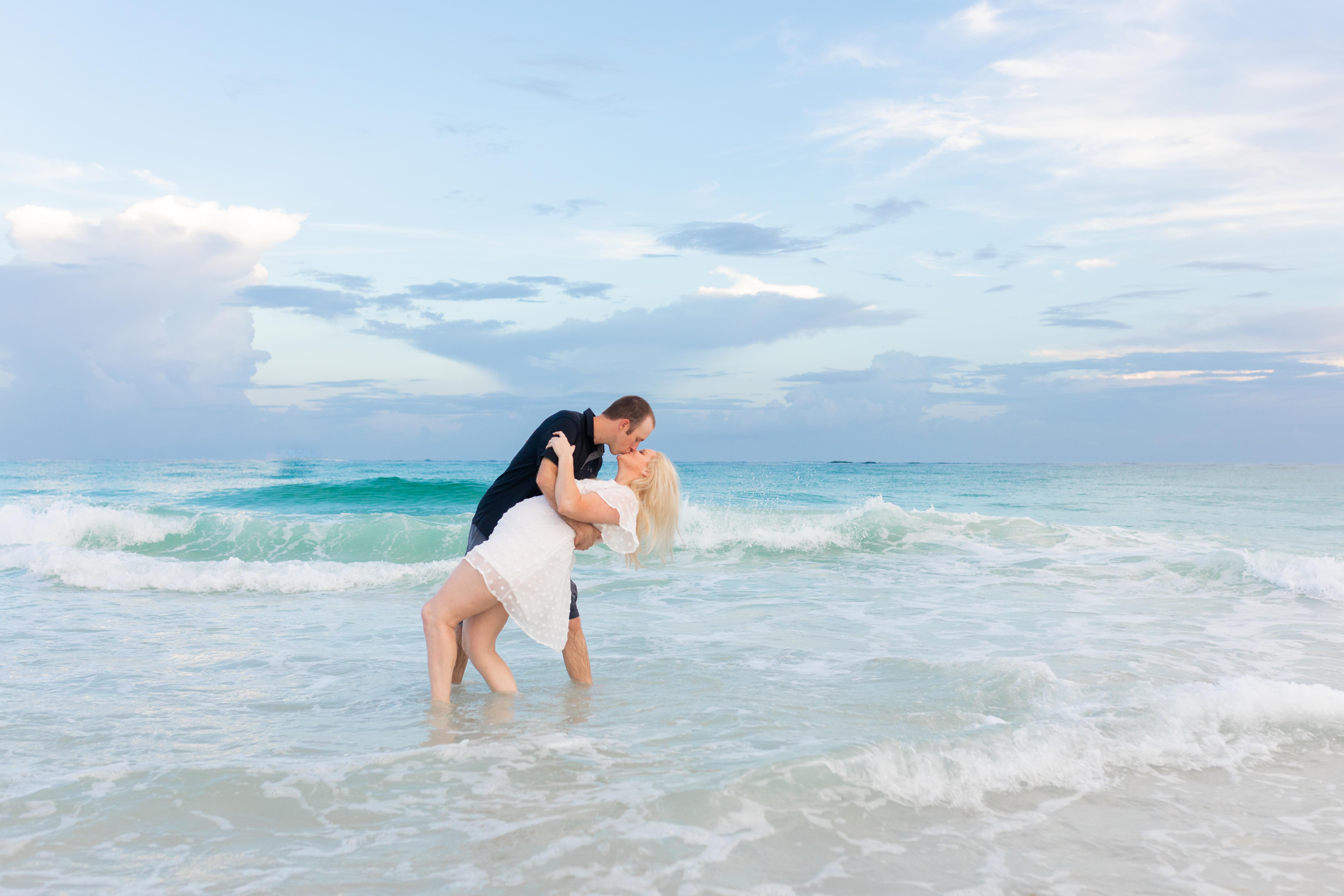 The Wedding Website of Lindsay Heaton and Tucker Heaton