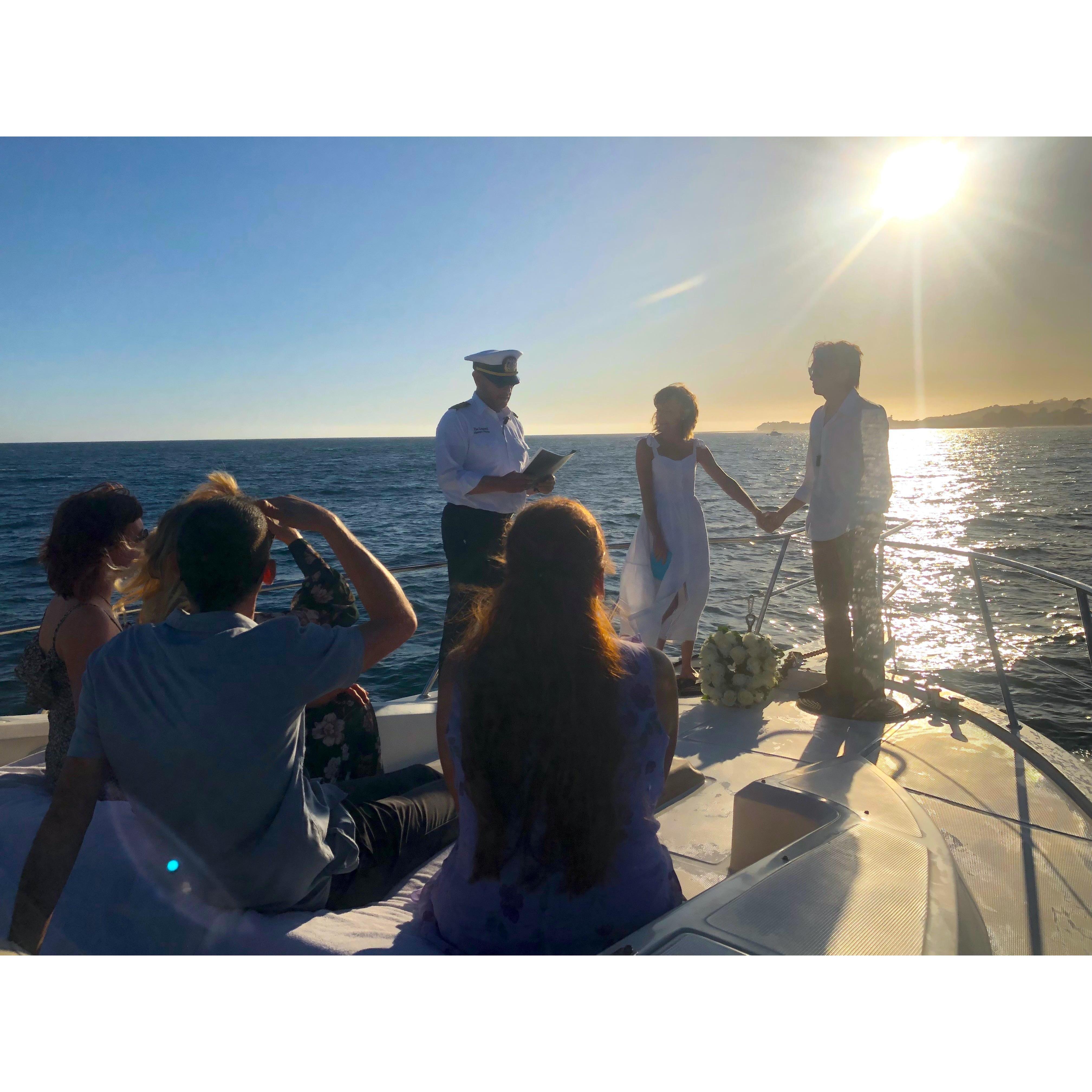 Allisyn and Dylan said their vows on the bow of The Duchess in Malibu, California. Steve, Anji, and Josie Arm, and Ashley Snyder were there to witness.