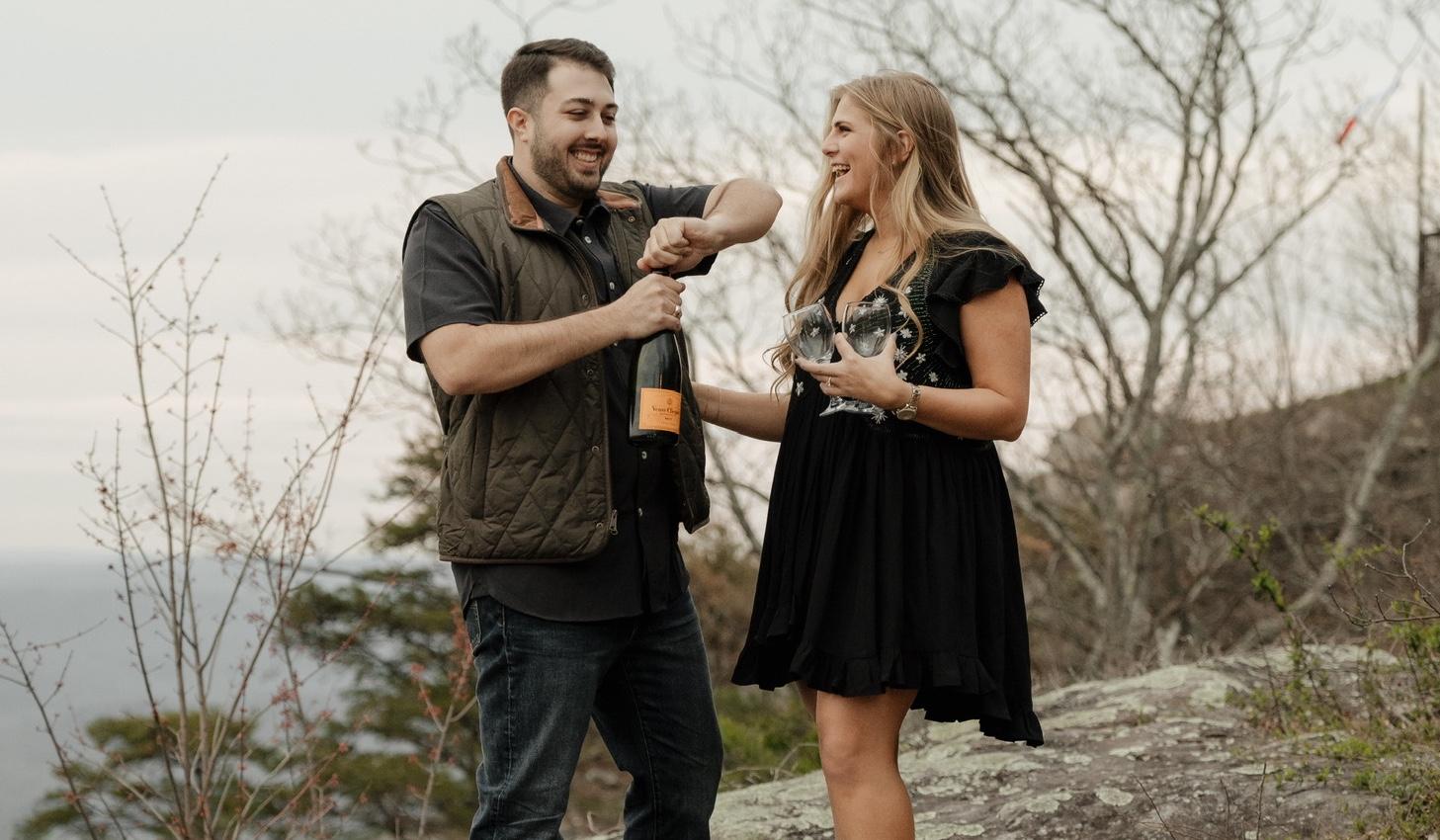 Jonathan Mensi and Hannah Feldhacker's Wedding Website