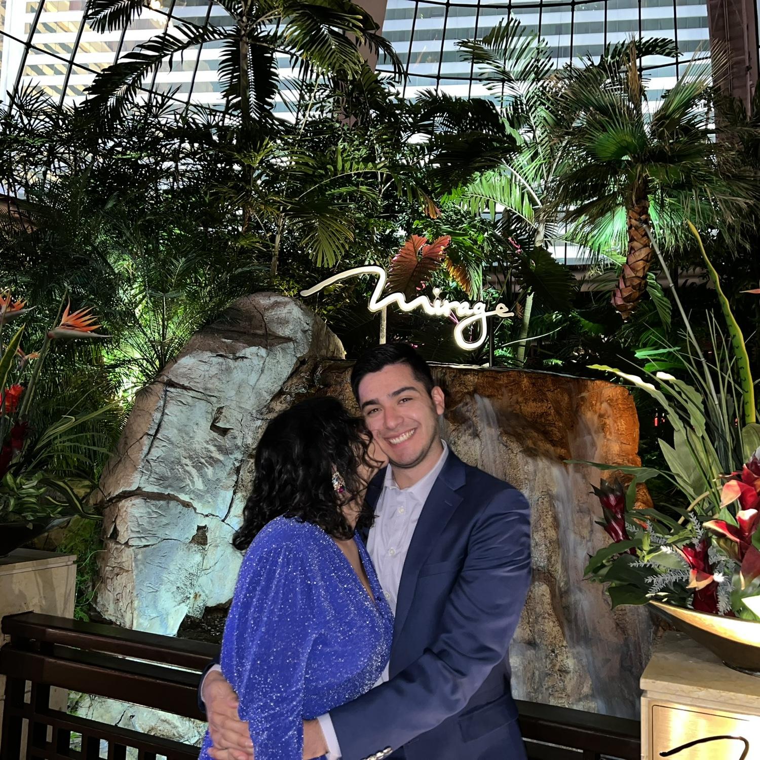 Our first trip together - Viva Las Vegas!
Nuestro Primer Viaje Juntos - Viva Las Vegas!