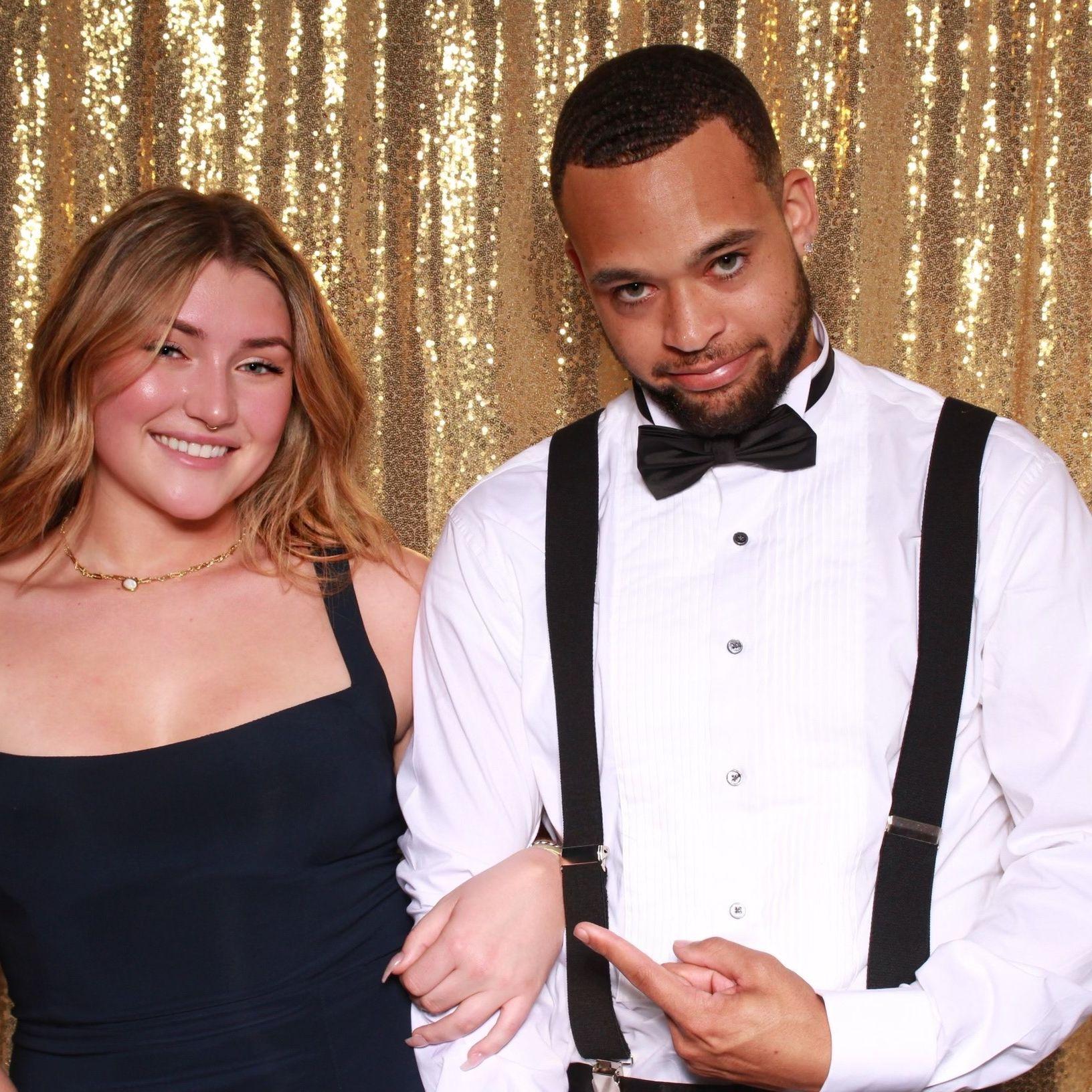 Striking a pose at Emely and Tarik’s wedding photobooth!