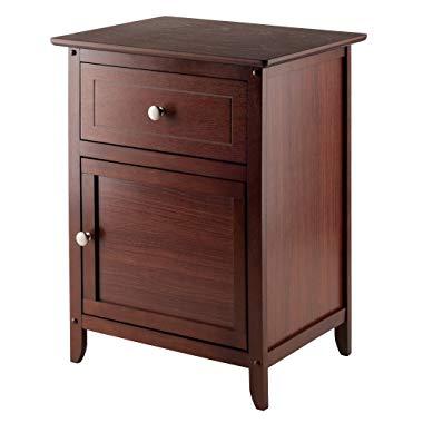 Winsome Wood 94215 Eugene Accent Table Walnut