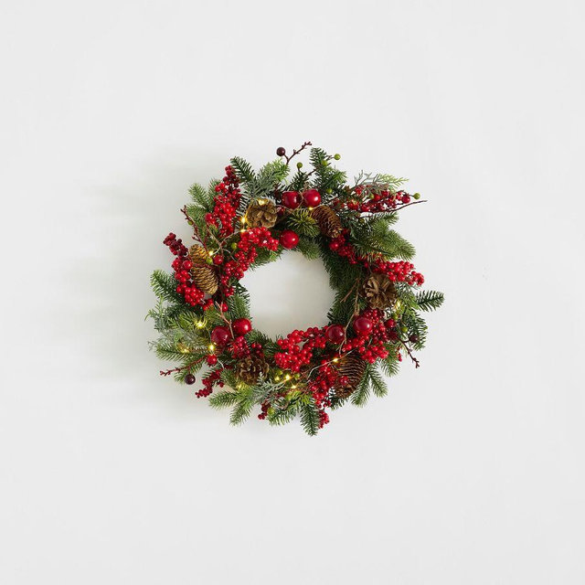 Lit Mixed Berries Wreath 17"