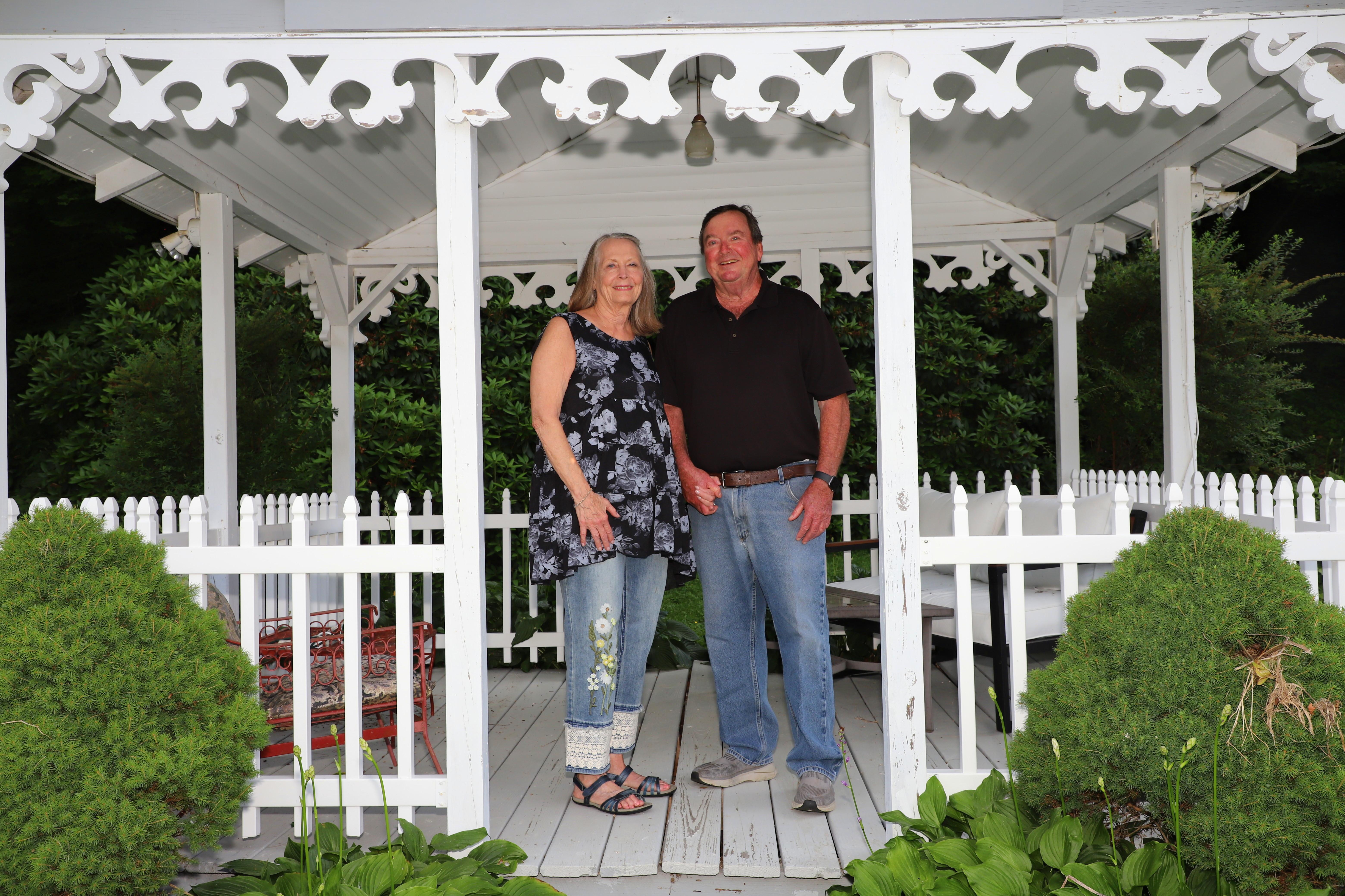 The Wedding Website of Jeanne McBrayer and Mike Miller
