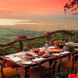 Breakfast at Ngorongoro / Desayuno en Ngorongoro