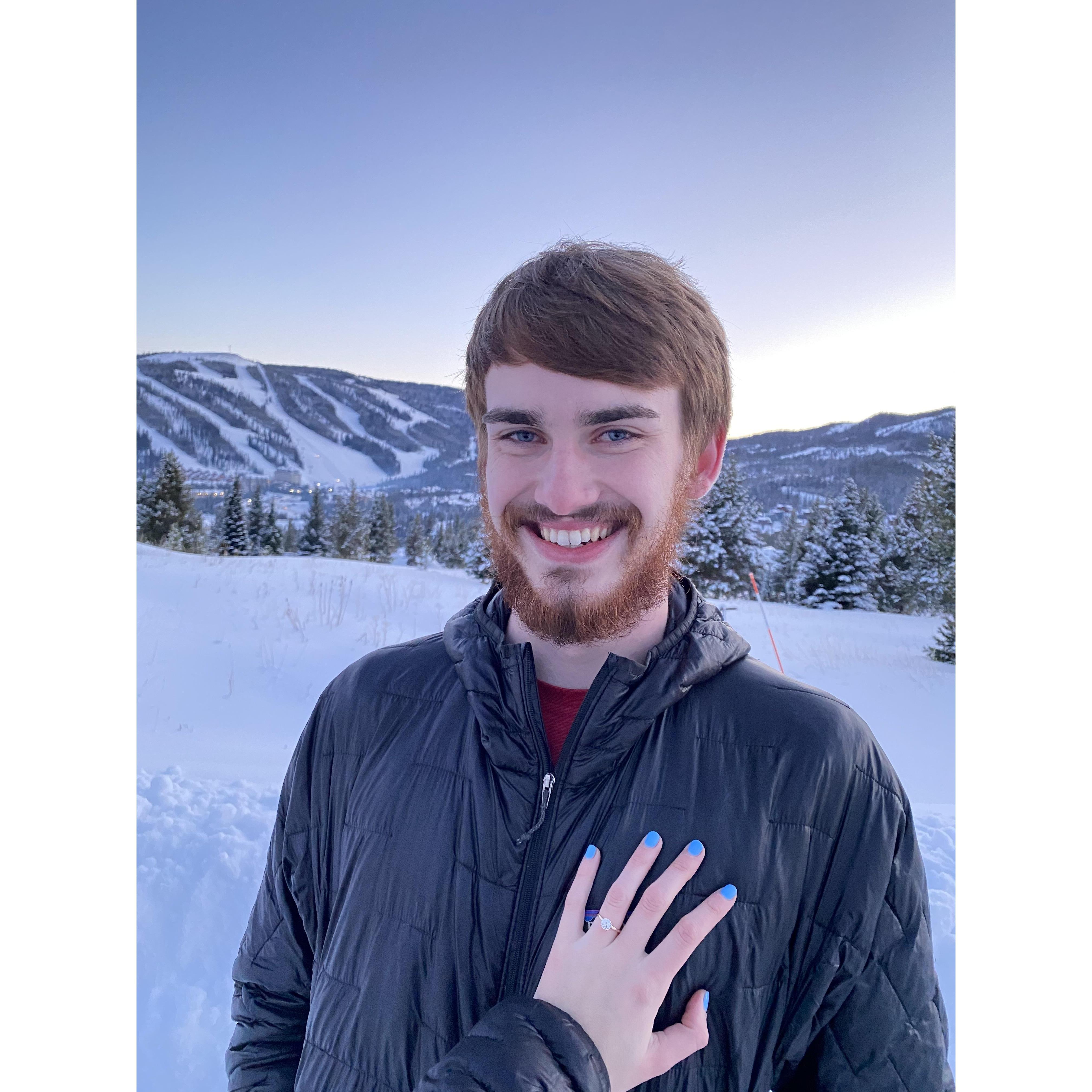 Kyle proposed on the first day of their 3rd annual New Year's trip!
December, 2020 📍Big Sky, Montana