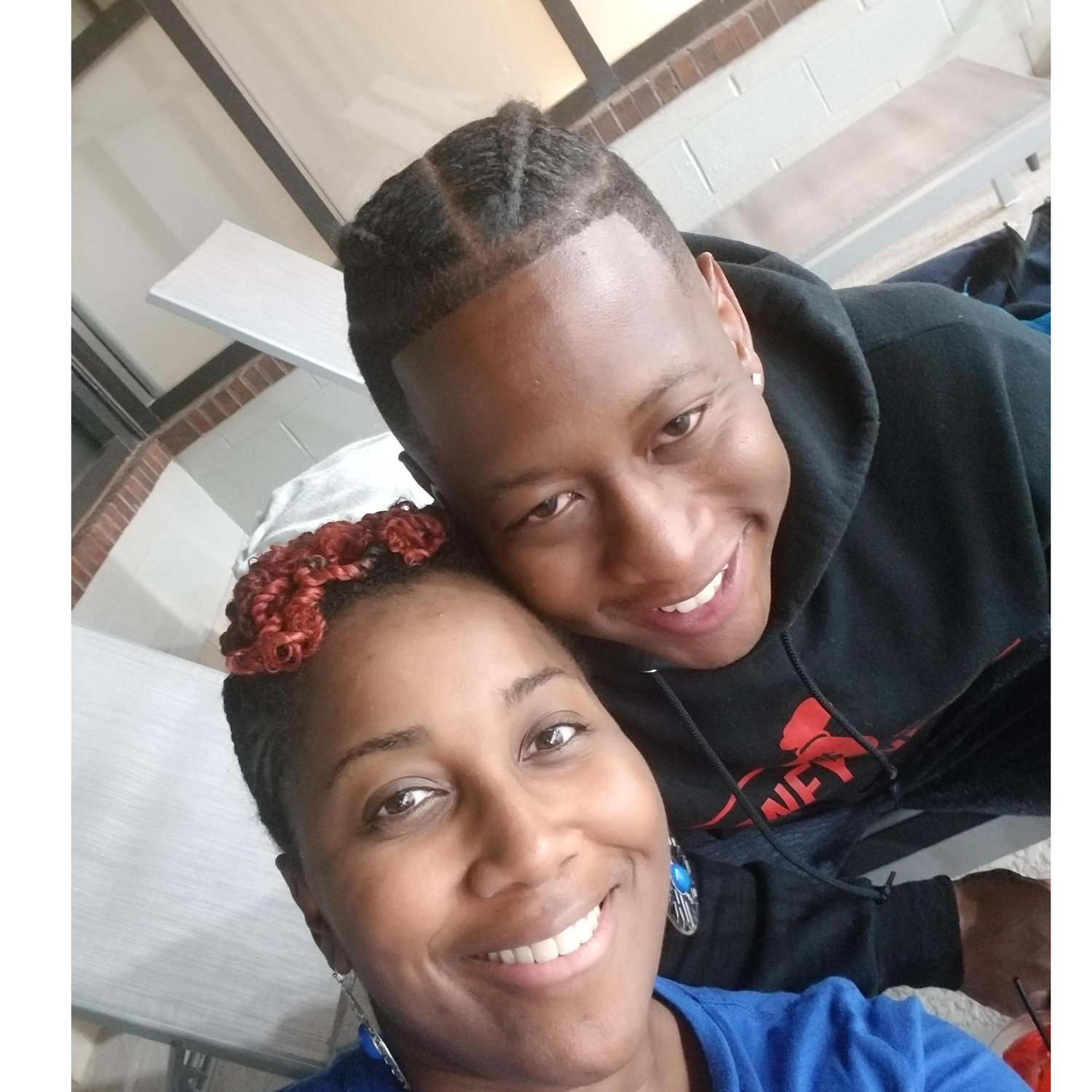 Our FIRST selfie❤💙