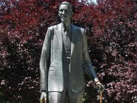 Robert Wadlow Statue