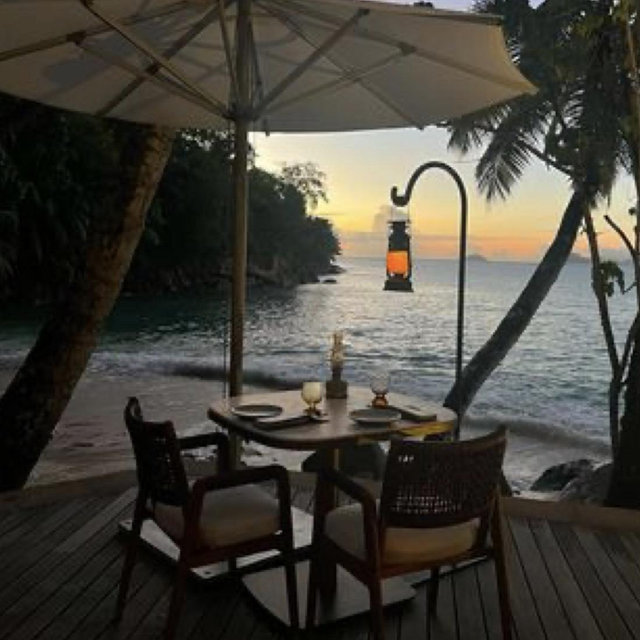 Seychelles beach dinner