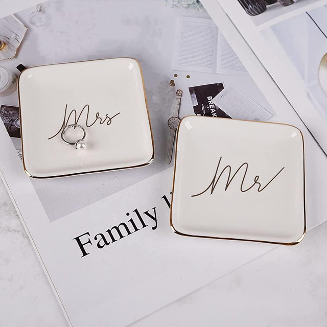 OIWTLIFE Mr and Mrs Ring Dish MR&MRS Jewelry Dishes Ceramic Jewelry Holder 2PCS Square Shape Ring Holder for Wedding Engagement Valentine's Day Gift