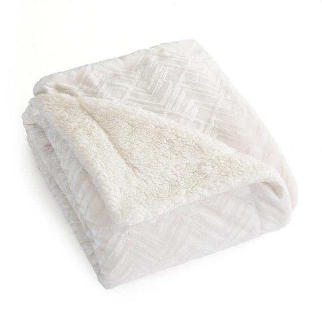 Great Bay Home Ceilo Reversible Throw Blanket in White