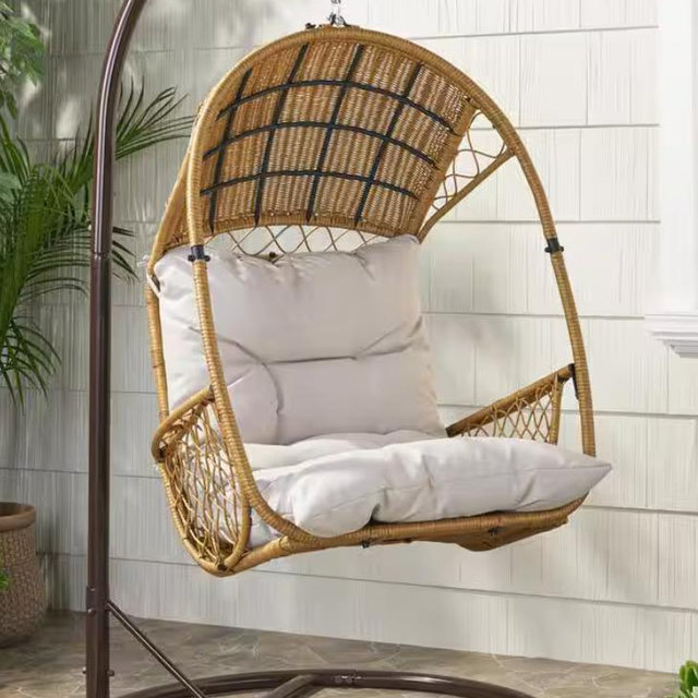 Outdoor Swinging Chairs