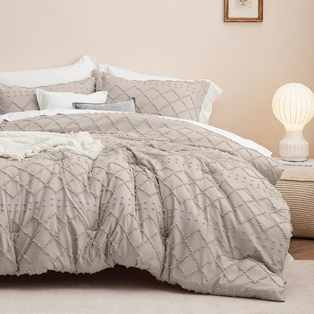 Bedsure Boho Comforter Set Queen - Linen Tufted Shabby Chic Bedding Comforter Set for All Seasons, 3 Pieces Western Comforter Set, Farmhouse Modern Bed Set, Spring Bedding for Women Men Girls