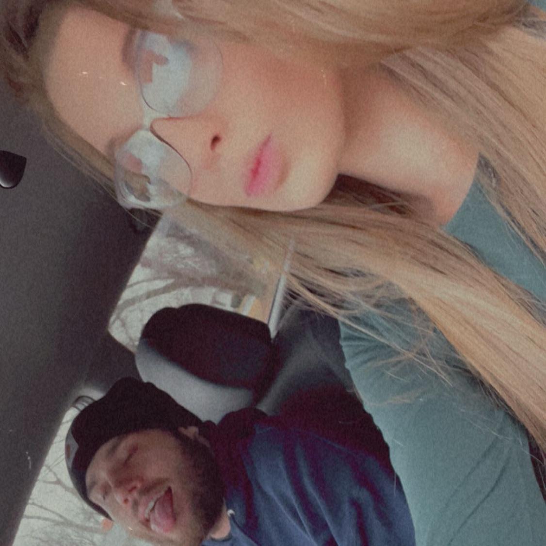 headed to Tyler’s mom’s for Christmas with all the kiddos to have everyone meet baby grey some for the first time! ✨✨